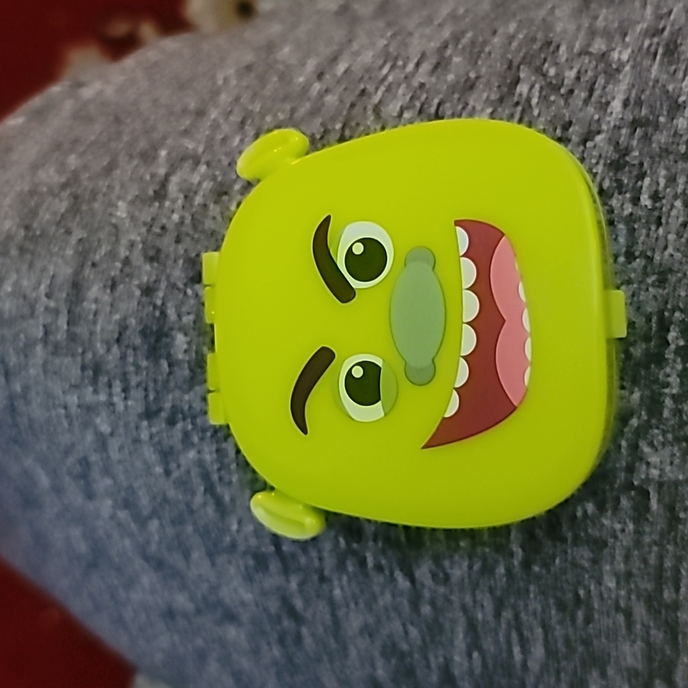 Shrek Compact